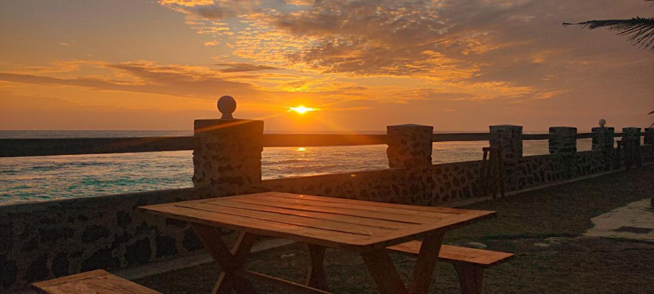Nu-Vin Beach Hotel Ахангама Экстерьер фото